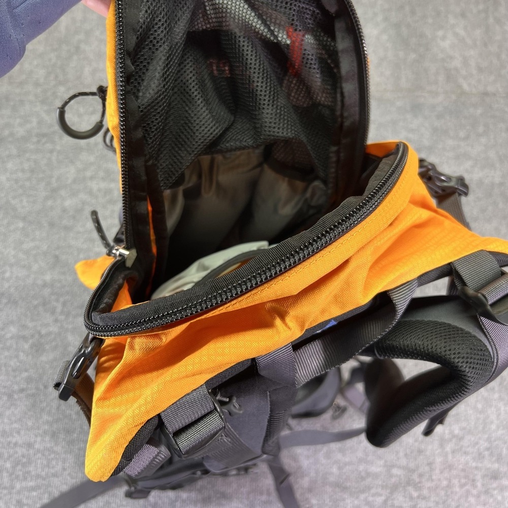 Osprey Stratos 24 Backpack Large Orange Gray Ventilated Hiking Pack Trail - Picture 10 of 15